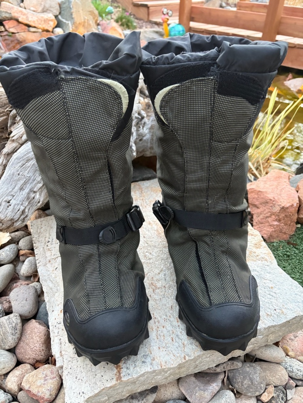 NEOS Navigator 5 Plus Overshoes XL Waterproof Insulated Vibram Sole Winter